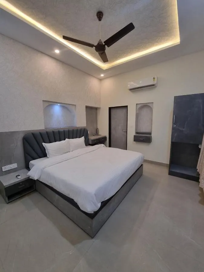 Privatunterkunft Green Villa - Peaceful Location, Luxury Rooms - 200 Meters From Bus Stand & 500 Meters From Udaipur City Railway Station